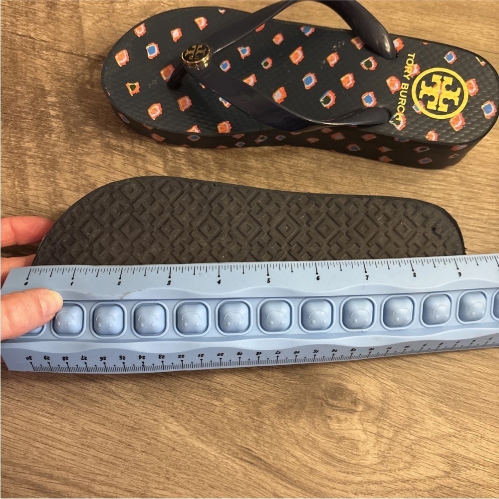 Tory Burch Navy Blue Fresh Blueberry Wild Pansy Flip Flops - Picture 8 of 10